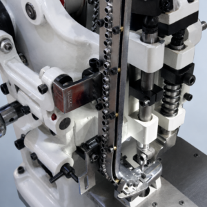 automatic-eyelet-machine-detail